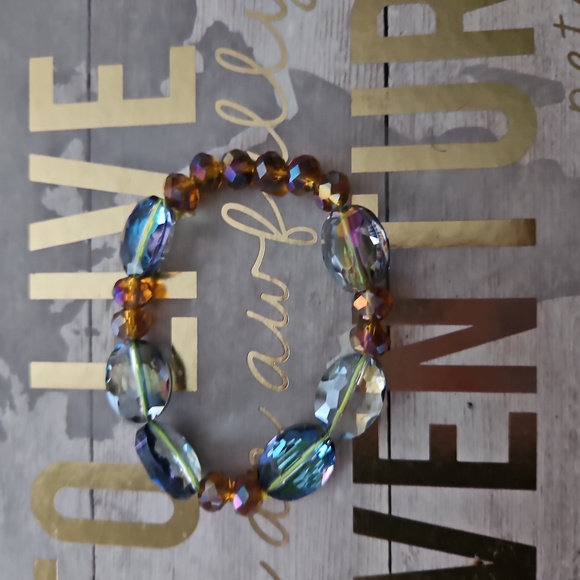 Bracelets - Picture 2 of 4